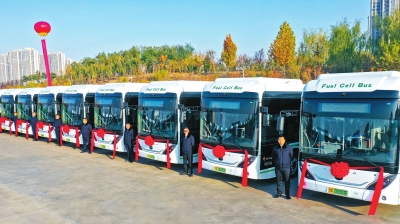 第1300辆氢燃料电池车辆投入运营 郑州又添百辆公交“氢奇兵”(图1)