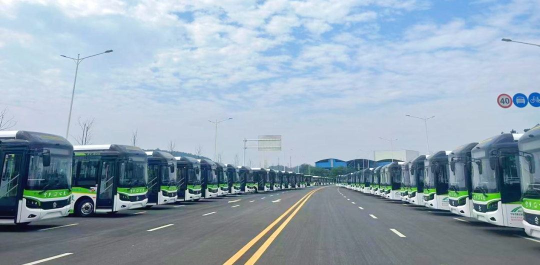 董明珠坐鎮(zhèn)！格力鈦新能源公交車正式投運湖南(圖2)