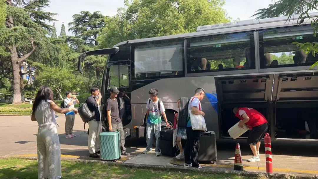 海格客车携手苏州公交，重新定义城市温度！(图3)