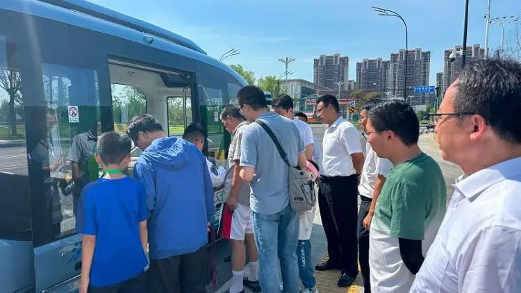 济南首条L4级智能网联公交开通满月 体验怎样？(图1)