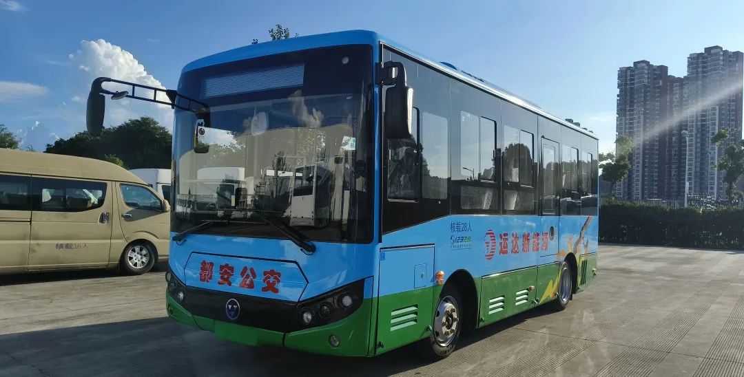 奇瑞万达无站立区公交批量交付广西(图1)