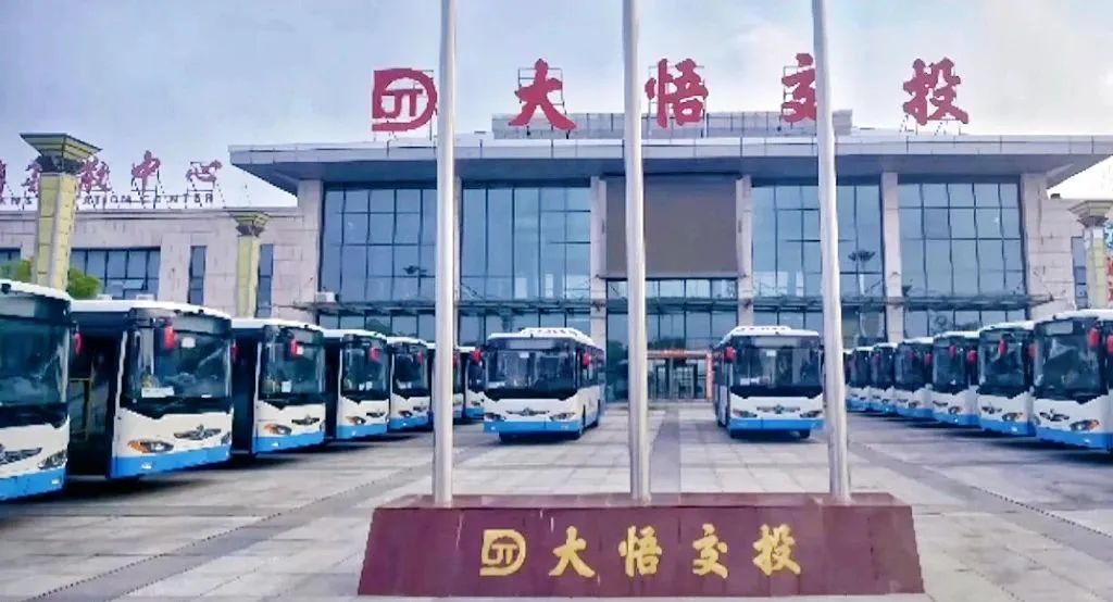 湖北一地新购置45台新能源公交，首批新车已到货(图2)