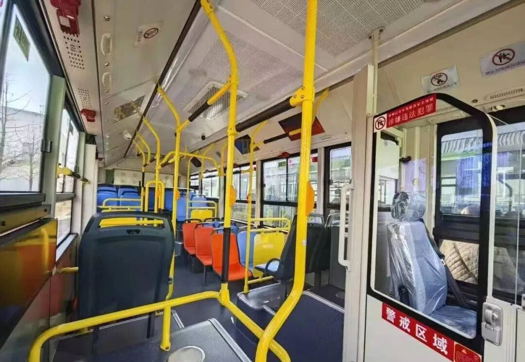 绿能升级:88台新能源公交车陆续焕新上路(图2) 绿能升级:88台新能源公交车陆续焕新上路(图2)