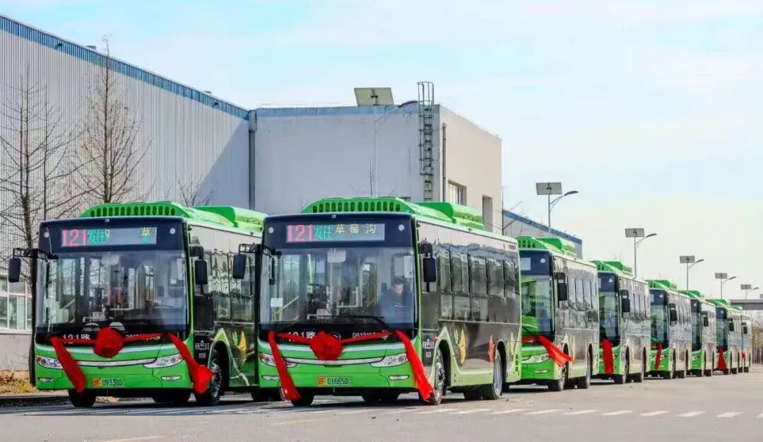 绿能升级:88台新能源公交车陆续焕新上路(图1) 绿能升级:88台新能源公交车陆续焕新上路(图1)
