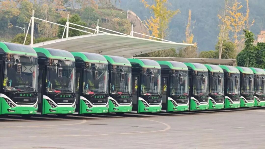 四川达州157台纯电公交焕新亮相!(图2) 四川达州157台纯电公交焕新亮相!(图2)