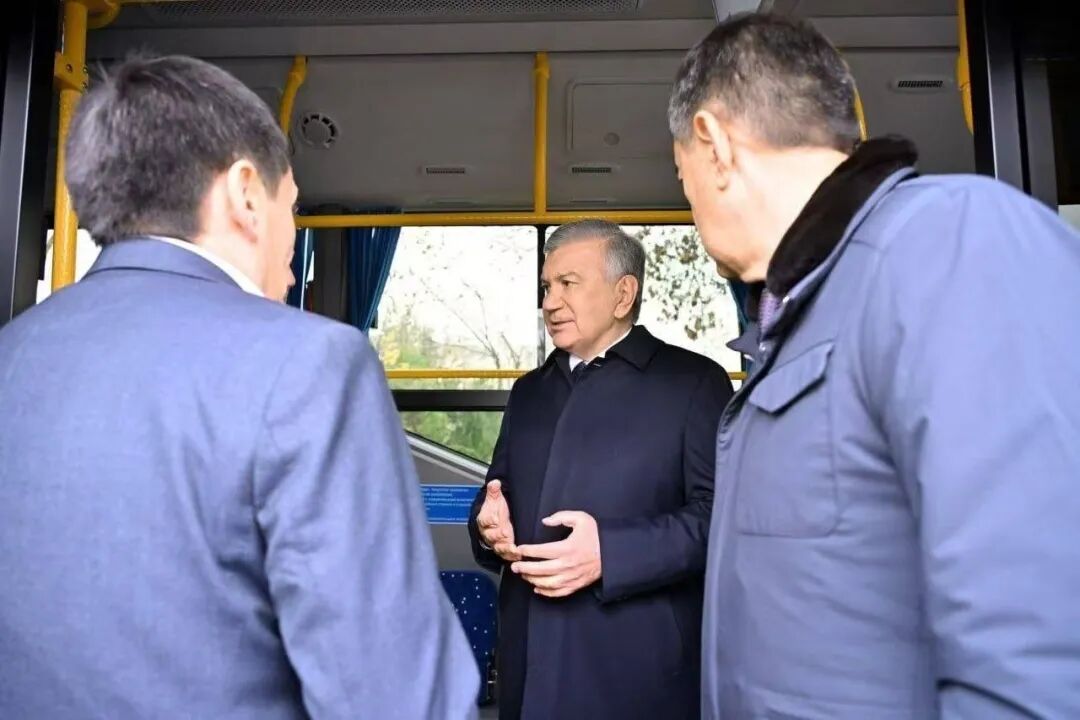 52辆!宇通天然气公交车海外批量交付,总统亲临视察(图3) 52辆!宇通天然气公交车海外批量交付,总统亲临视察(图3)