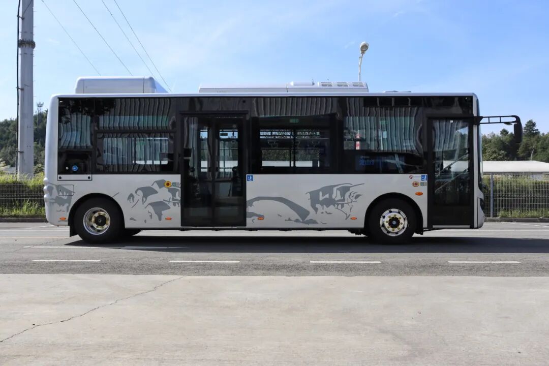 奇瑞万达瑞达E8L低地板公交再赴昆山,绿色出行更省心(图2) 奇瑞万达瑞达E8L低地板公交再赴昆山,绿色出行更省心(图2)