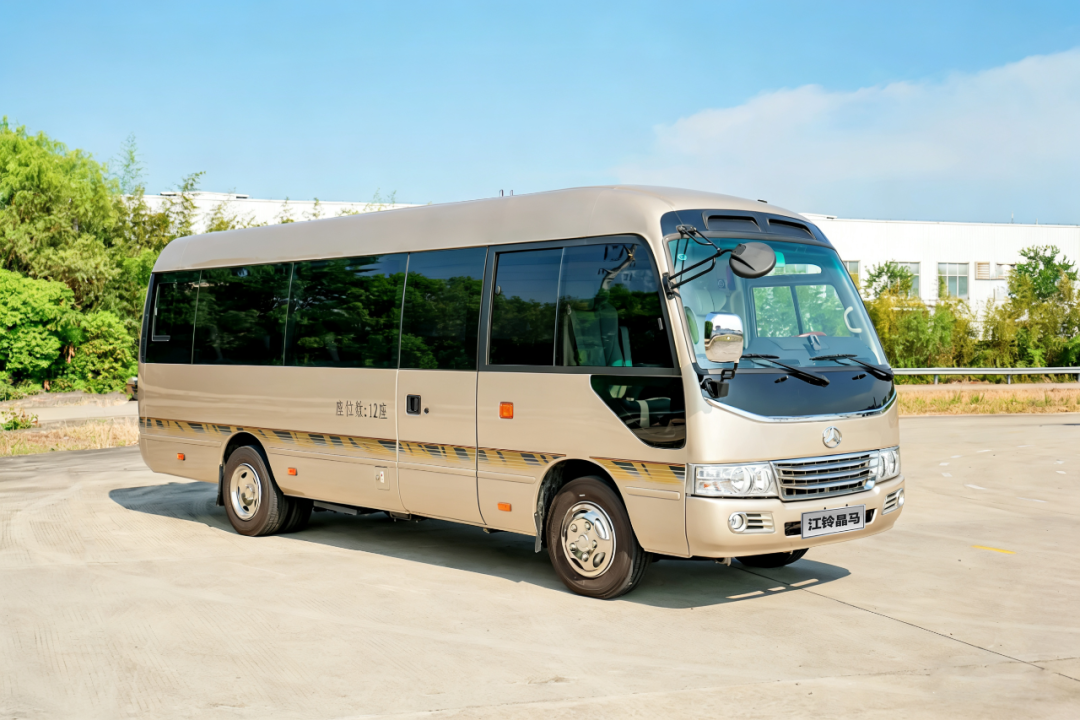 晶马汽车精彩亮相2025第十四届上海国际客车展(图3)