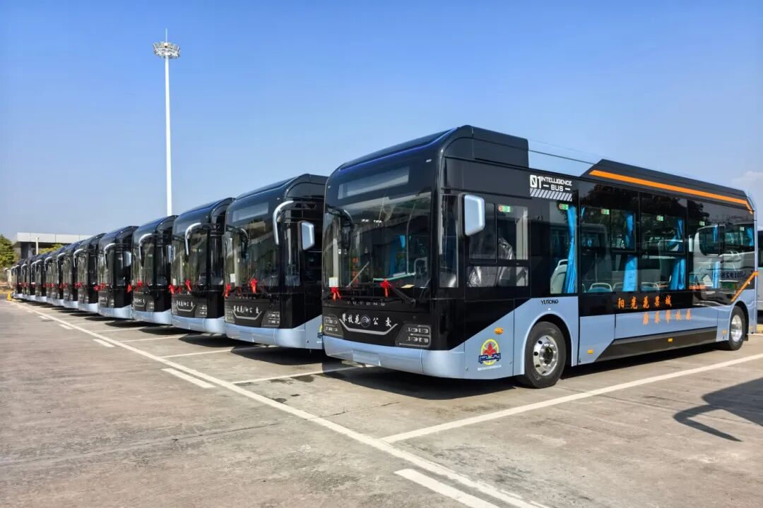 新年焕新丨攀枝花公交迎来70辆高颜值新车！看看谁家车？(图1)